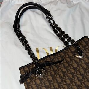 LIKE NEW DIOR HANDBAG💗💗💗